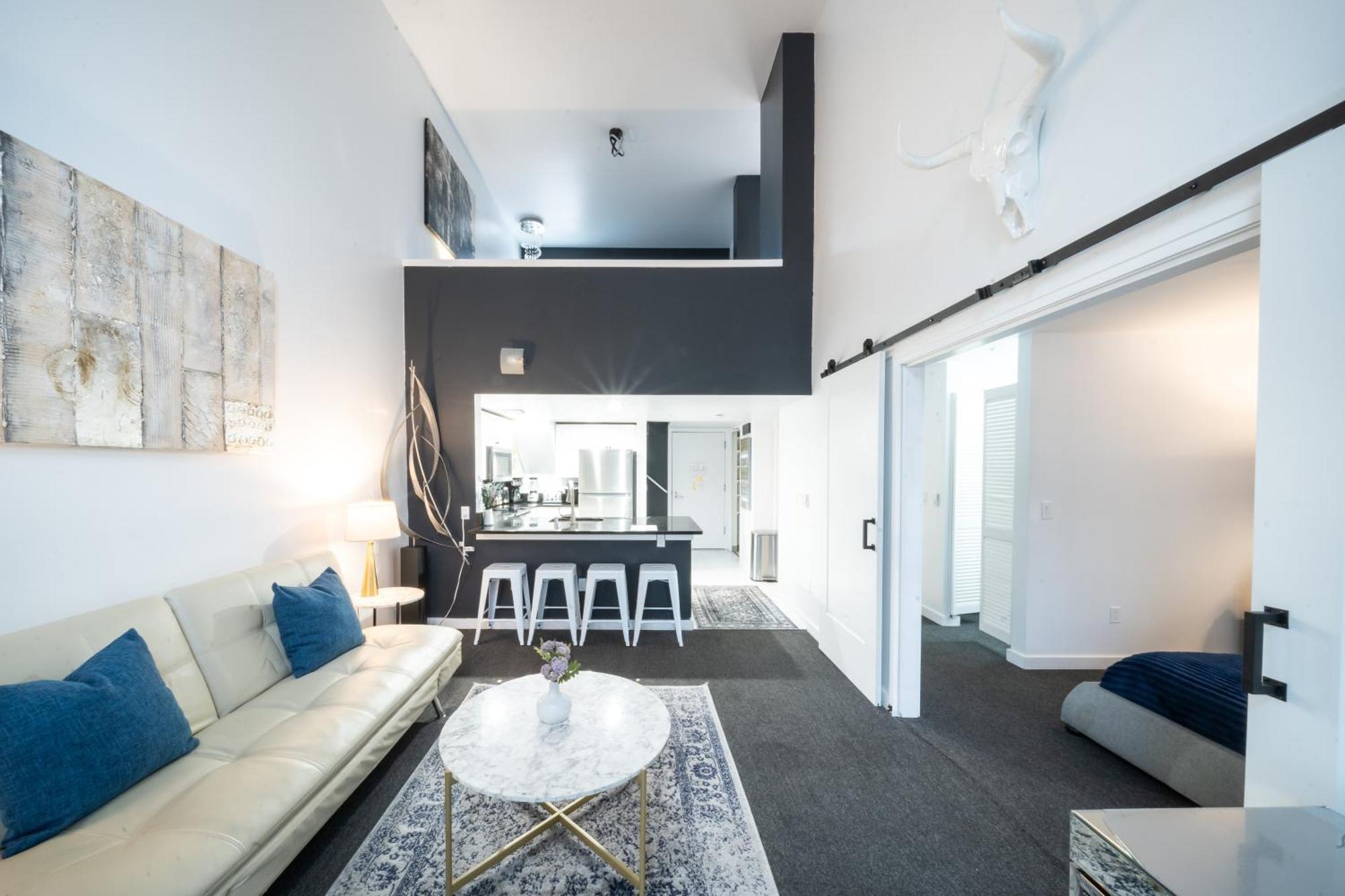 Space Needle Downtown Modern Top Story Penthouse Seattle Exterior photo